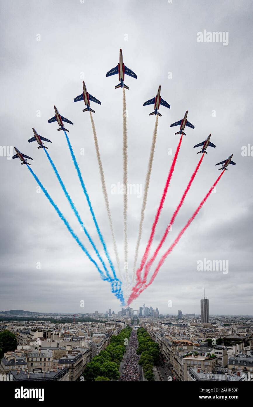 Die Patrouille de France, die französische Air Force Aerobatic Group, während der 14. Juli 2019 französischer Nationalfeiertag feiern in Paris, Frankreich Stockfoto