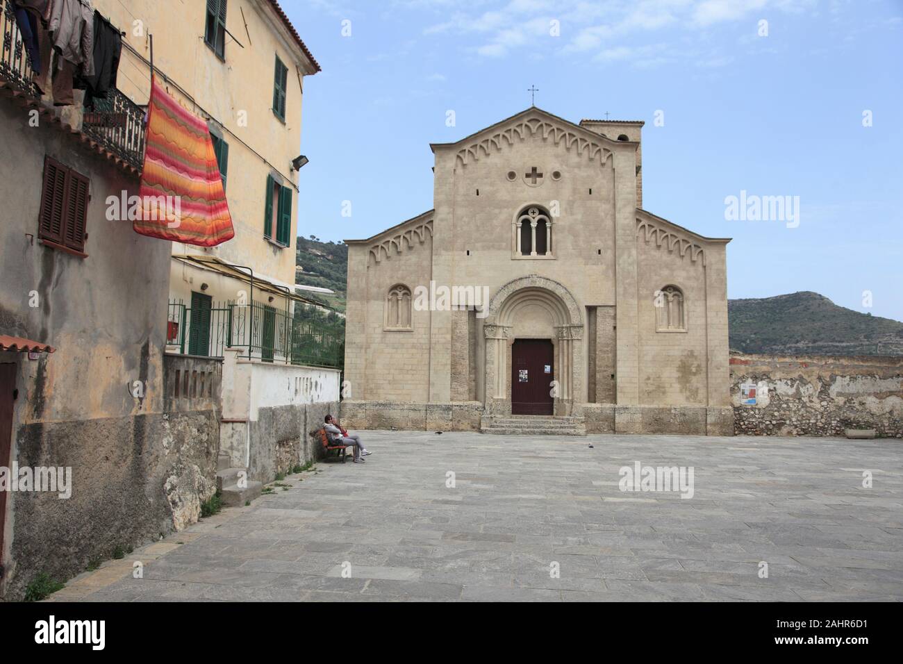 Kirche San Michele Arcangelo, Ventimiglia, mittelalterlichen Altstadt, Provinz Imperia, Ligurien, Italien, Europa Stockfoto