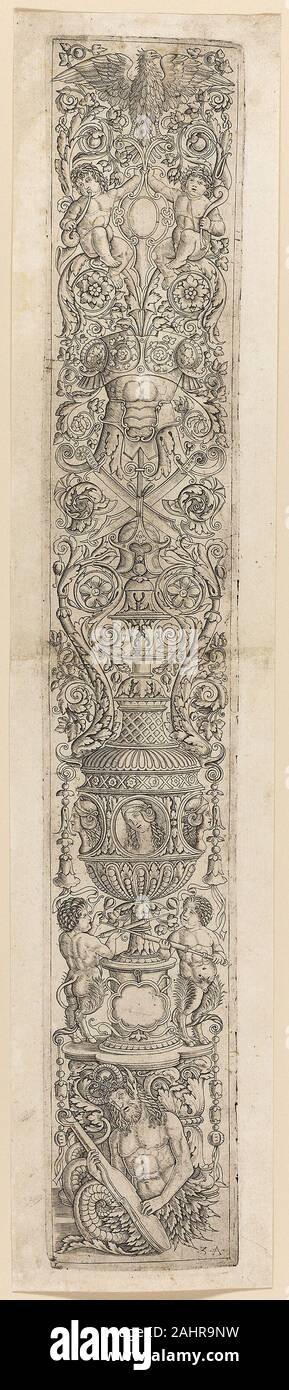 Giovanni Antonio da Brescia. Triton und zwei Kleinkinder Satyrn, Platte vier von zwölf Ornament Panels. 1505 - 1515. Italien. Gravur in Schwarz auf Grau-creme Bütten zwei Künstler in den Kreis der Andrea Mantegna ein Set von 12 dekorative Säulen, von denen sechs hier gesehen werden (1937.100; 1937.105 - 03 - 06), die mit anderen gedruckt wie framing Geräten verbunden werden konnte. In wahre Renaissance Form, die Künstler jeder Zoll der Bild mit einem theatralischen Mischung aus Mythologie und antike Ornament infundiert. Cupids vergnügt sich gegenseitig in die Vasen in einer von Giovanni Antonio's Spalten Urinieren, während die Hälfte - ein Stockfoto