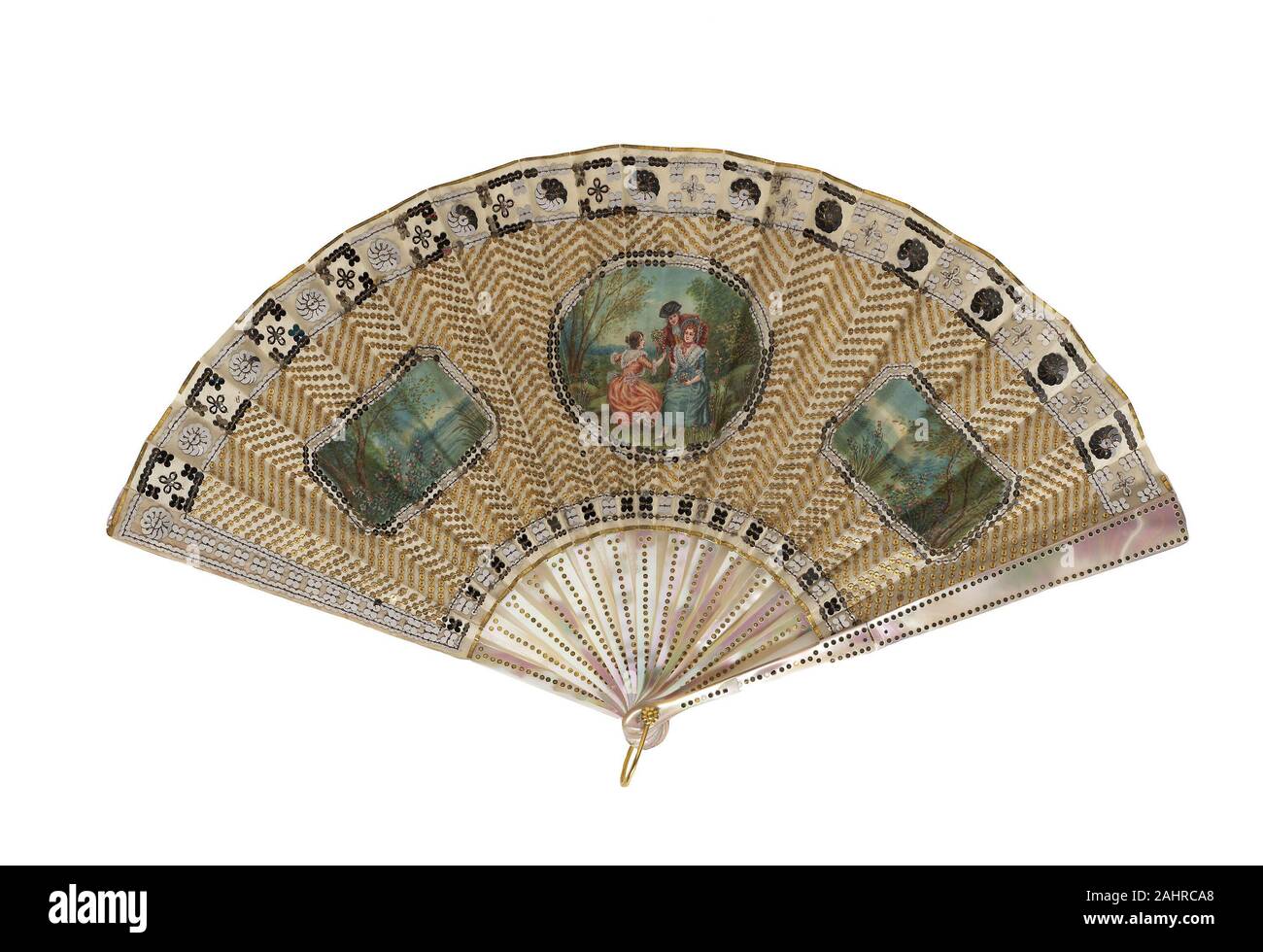 Ventilator. 1800 - 1899. Frankreich. Perlmutt (), Rippen, rutscht und guardsticks; gemalt; Seide, in Leinwandbindung; gemalt; applizierten mit vergoldete und versilberte - Metall Flitter; Gold Leaf Stockfoto