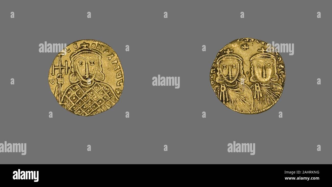 Byzantinischen. Solidus (Münze) von Konstantin V und Leo IV. 751 AD - 775 AD. Byzantinische Reich. Gold Der Zweck des ersten Porträt Münzen war der Herrscher zu identifizieren. Die Vorderseite wurde ein Spiegel des souveränen Selbstverständnis. Die Rückseite wurde häufig verwendet, Leistungen oder Absichten des Herrschers zu kommunizieren. Das Profil Portrait wurde verwendet, weil es die sehr geringe Tiefe und begrenzte Oberfläche der Münze geeignet. Die kleinen Bilder wurden durch Graveure in Bronze stirbt geschnitzt, eines für die Vorderseite und eine für die Rückseite. Die Münzen waren schlug dann, einer nach dem anderen, in einem ähnlichen Prozess, wie moderne Münzen sind Crea Stockfoto