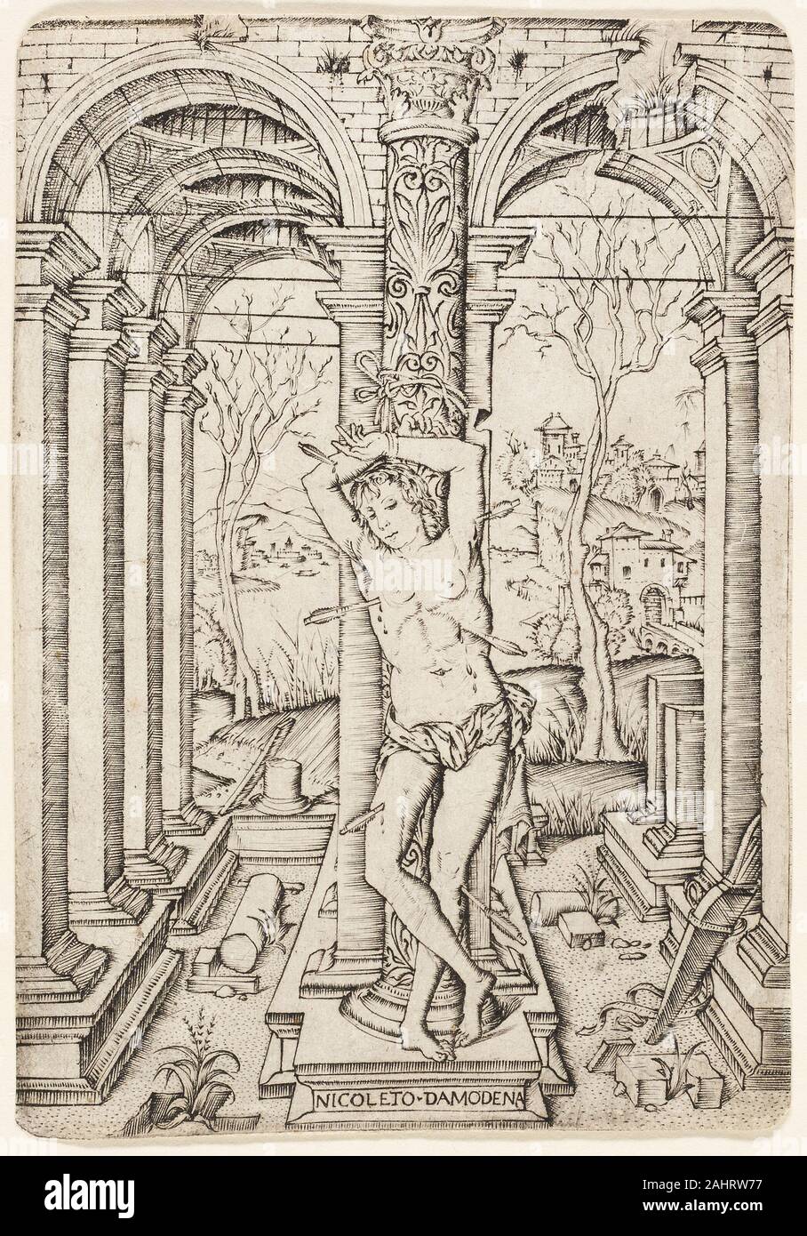 Nicoletto da Modena. St. Sebastian. 1500 - 1510. Italien. Gravur in Schwarz auf Elfenbein Bütten Nicoletto da Modena ist am besten für seine eigenwillige Drucke und Radierungen bekannt. Seine Werke sind in einem Stil von zarten Schraffuren gekennzeichnet gerendert und Reinheit der Linie, mit einer gewissen Ähnlichkeit zu den Ferrarese Tarocchi Karten. Hier des heiligen Märtyrers Sebastian ist festgezurrt eher gemächlich zu einem dekorativen Spalte in einer Landschaft mit antiken Ruinen. Nicoletto oft verwendet ein Grat die dekorierte Oberfläche Effekte, am besten in den dunkleren Bereichen des Decke Architektur gesehen zu produzieren. Stockfoto