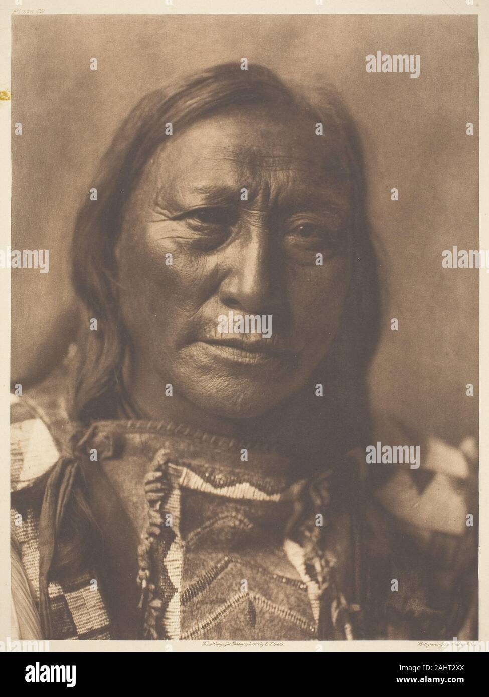 Edward S. Curtis. Hollow Horn Bear. 1907. In den Vereinigten Staaten. Photogravüre, Platte 82 aus der Nordamerikanischen Indianer, Band 3 (1908) Stockfoto
