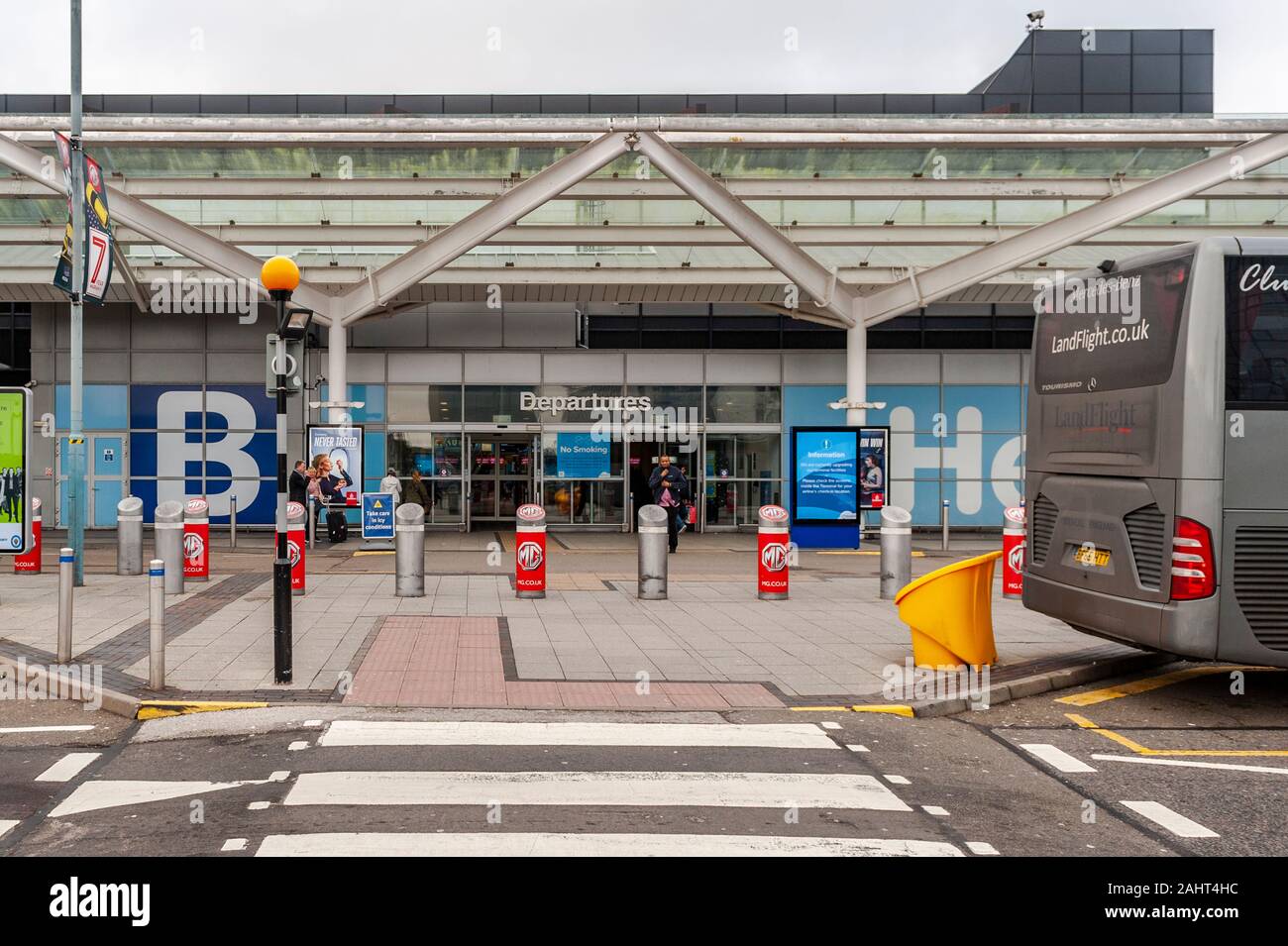 Der Flughafen Birmingham Exterieur, Marston Green, Birmingham, West Midlands, UK. Stockfoto