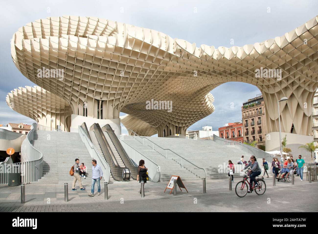 Die Holzkonstruktion des Spardolas von Metropol in der Plaza La Encarnacion, im Zentrum von Sevilla, Spanien, Architekt Jürgen Mayer-Hermann Stockfoto