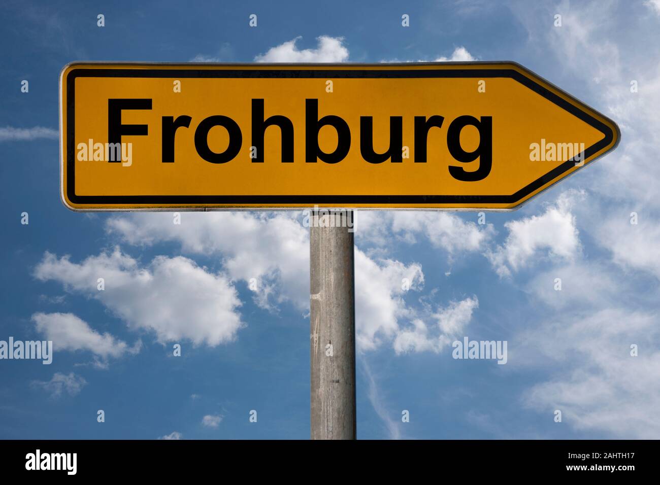 Detail Foto von einem Wegweiser mit der Aufschrift Frohburg, Sachsen, Deutschland, Europa Stockfoto