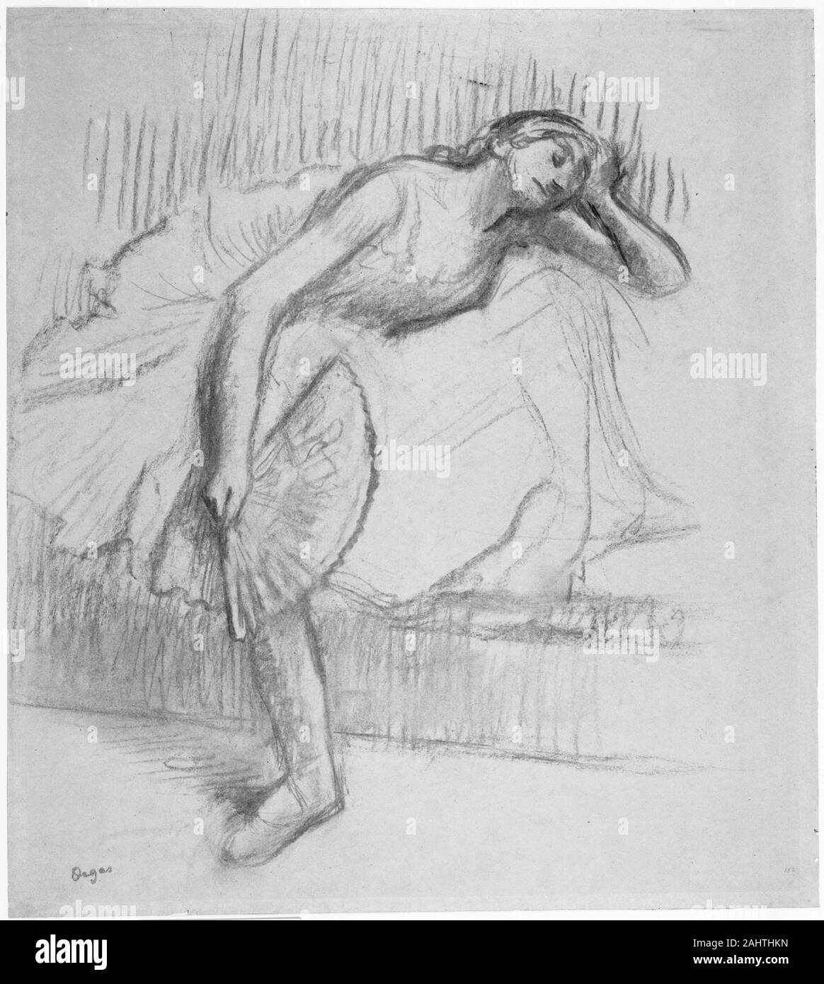 Hilaire Germain Edgar Degas. Tänzerin ruht mit einem Ventilator. 1890 - 1895. Frankreich. Anthrazit mit stumping, auf Tan webte Pauspapier, legte sich auf Creme Holz- und Zellstoff Laminat board Stockfoto