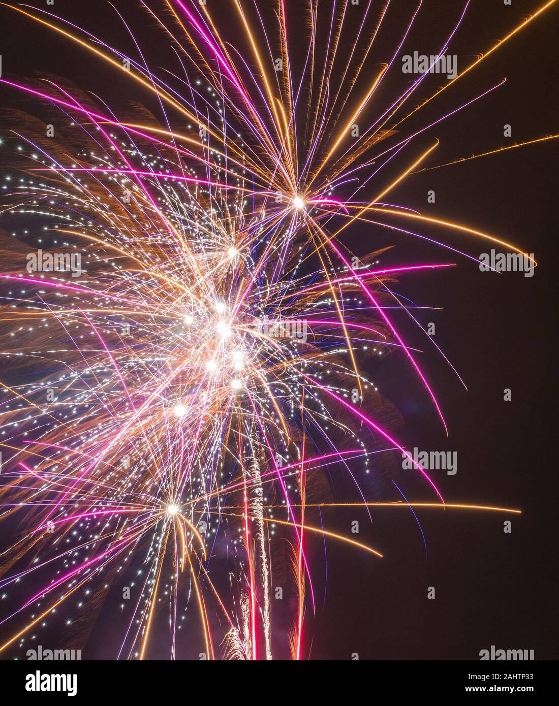 Feuerwerk während der Silvestertage in Norwegen Stockfoto