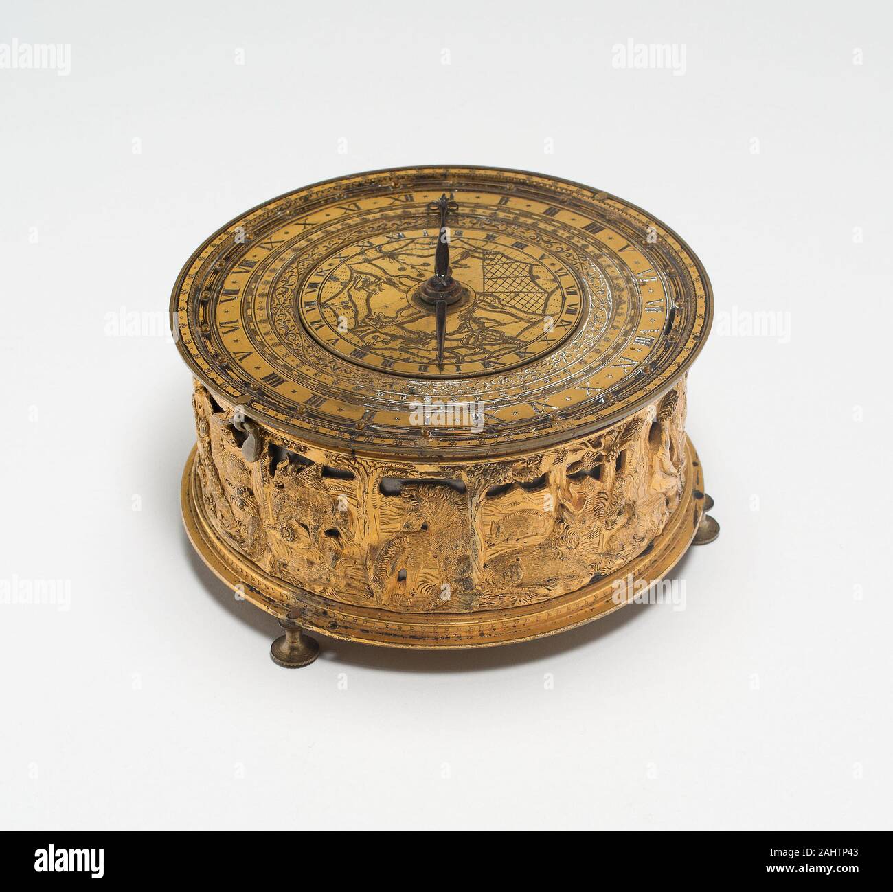Tischuhr. 1570 - 1630. Deutschland. Vergoldeter Bronze und Eisen Stockfoto