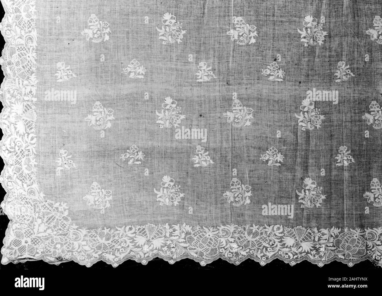 Schal. 1801 - 1825. Frankreich. Baumwolle, in Leinwandbindung, bestickt mit Baumwolle Stockfoto