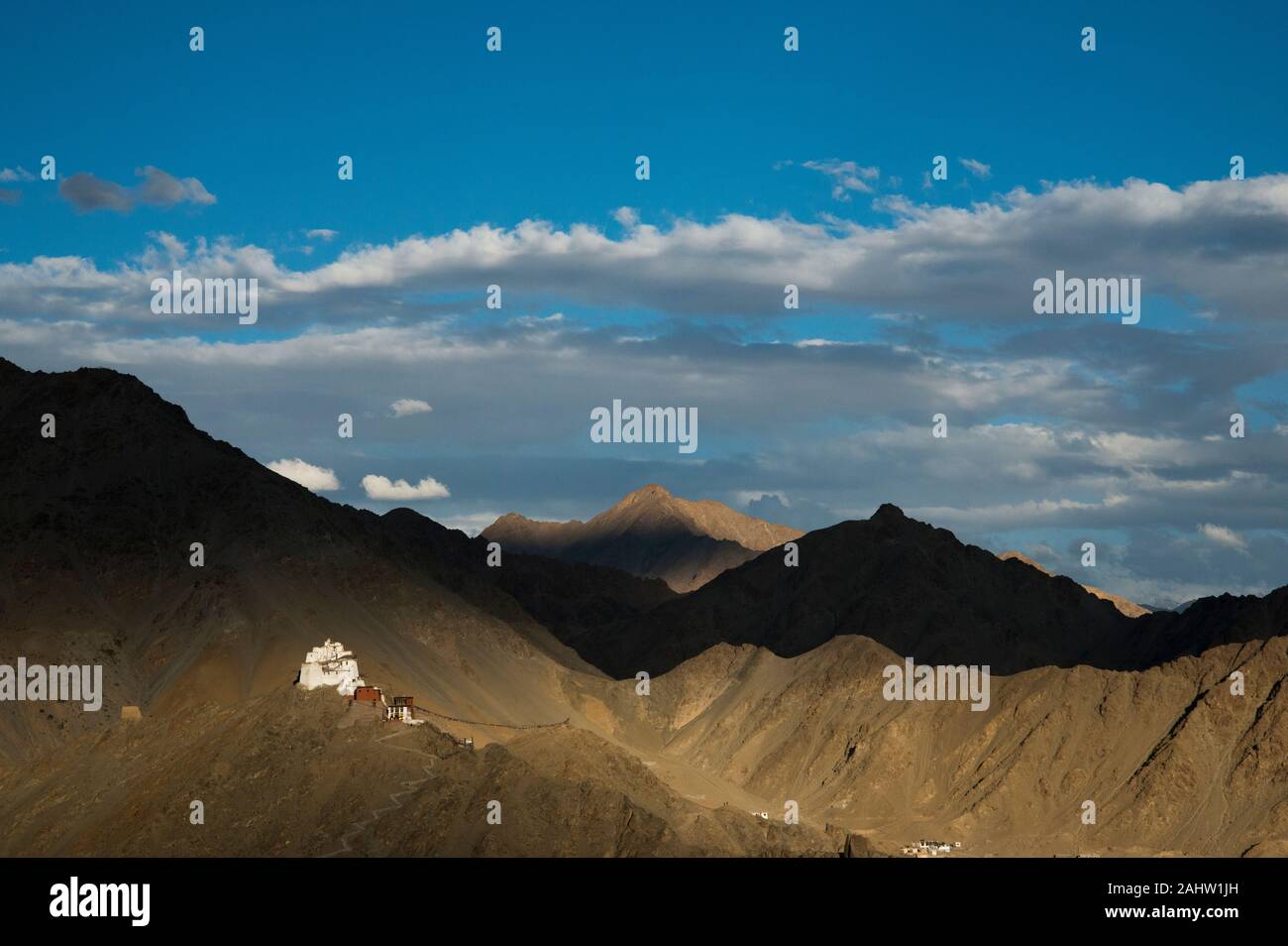 Tsemo Namgyal Kloster von Shanti Stupa, Leh, Ladakh, Indien, Asien gesehen Stockfoto