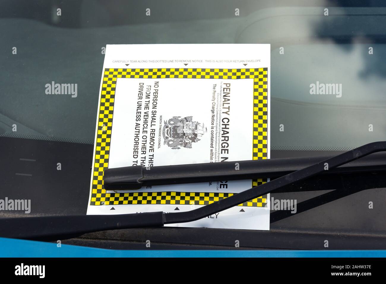 Gebühr Hinweis auf Auto Windschutzscheibe, die Promenade, Whitley Bay, Tyne und Wear, England, Vereinigtes Königreich Stockfoto