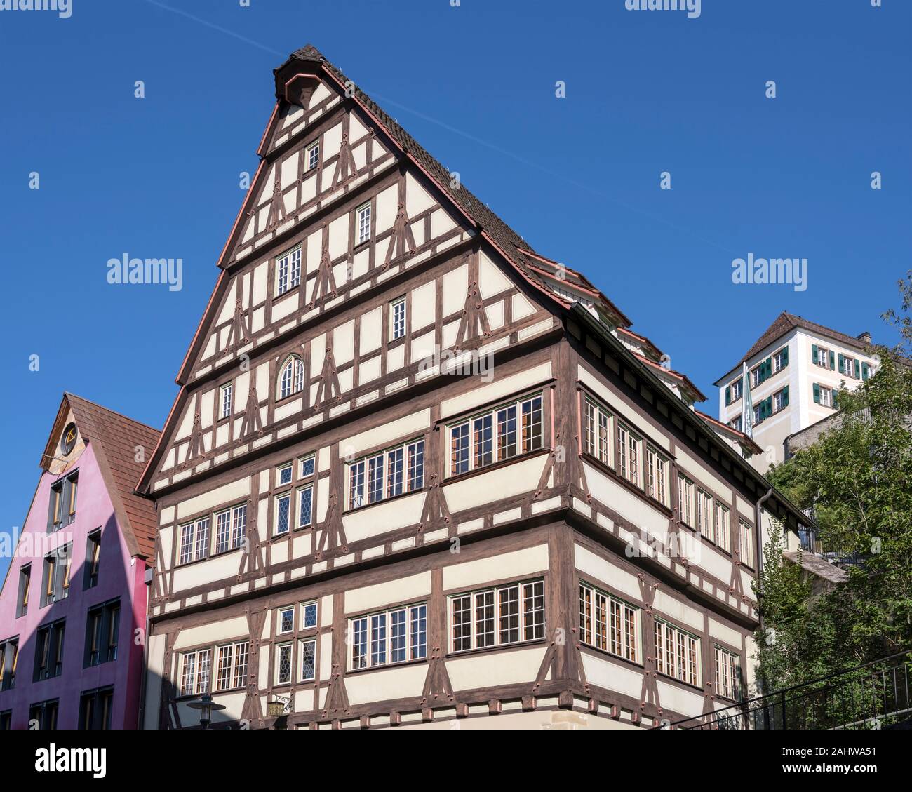 Traditionelle malerischen wattle House bei touristischen historische Städtchen, im Sommer Schuss helles Licht in Horb am Neckar, Baden Wuttenberg, Deutschland Stockfoto