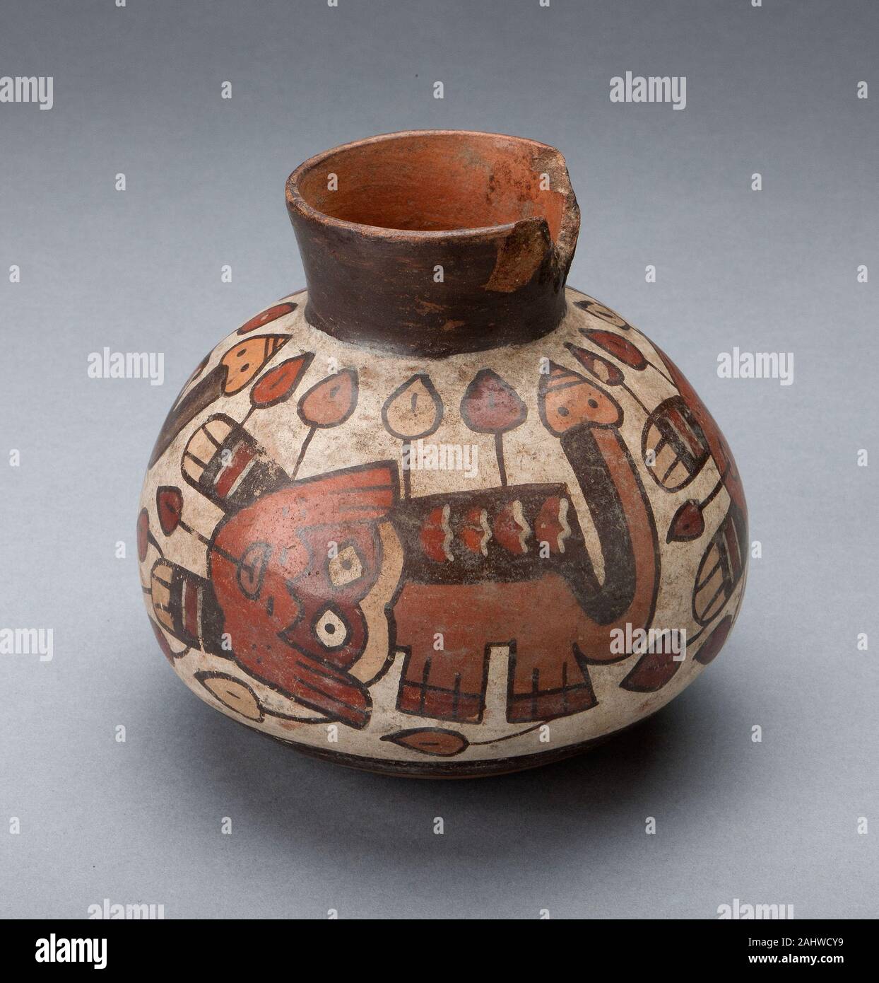 Nazca. Jar, eine Katze mit pflanzlichen Motiven aus seinem Körper. 180 BC - 500 AD. Nazca das Tal. Keramik- und pigment Stockfoto