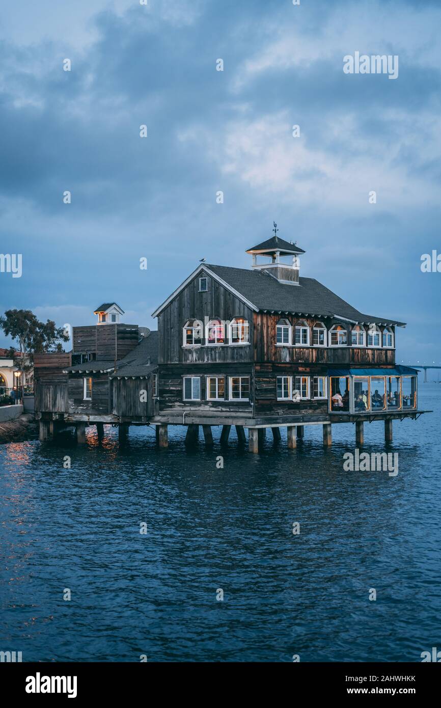 Die San Diego Pier Cafe, im Seaport Village, in San Diego, Kalifornien Stockfoto