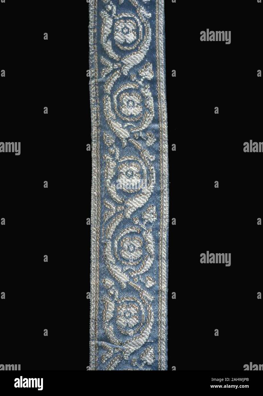 Ribbon. 1801 - 1850. Frankreich. Seide, Warp-faced Atlasbindung; mit zusätzlichen Musterung Tressen und verbindlichen verformen sich; Köperbindung in Muster Bereiche auf dem Gesicht Stockfoto