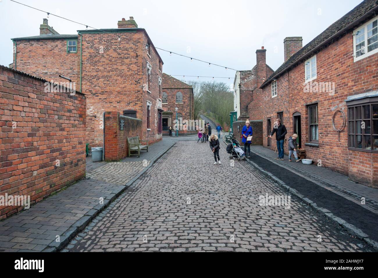 Straßenszene in Zeiten Edwards, Black Country Living Museum, Dudley, Großbritannien Stockfoto