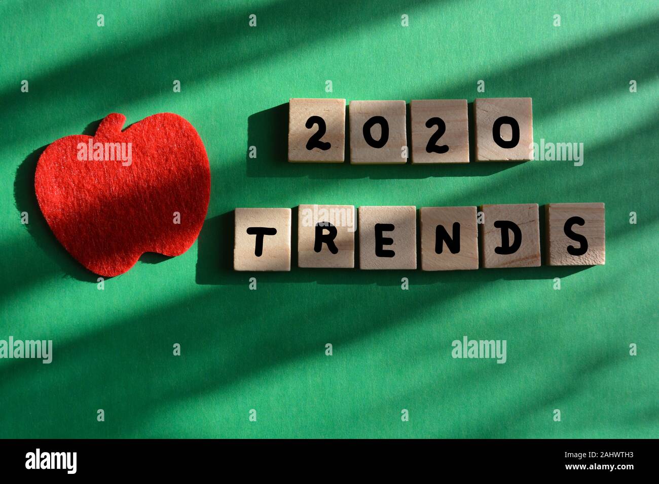 2020 Trends und red apple Form Stockfoto