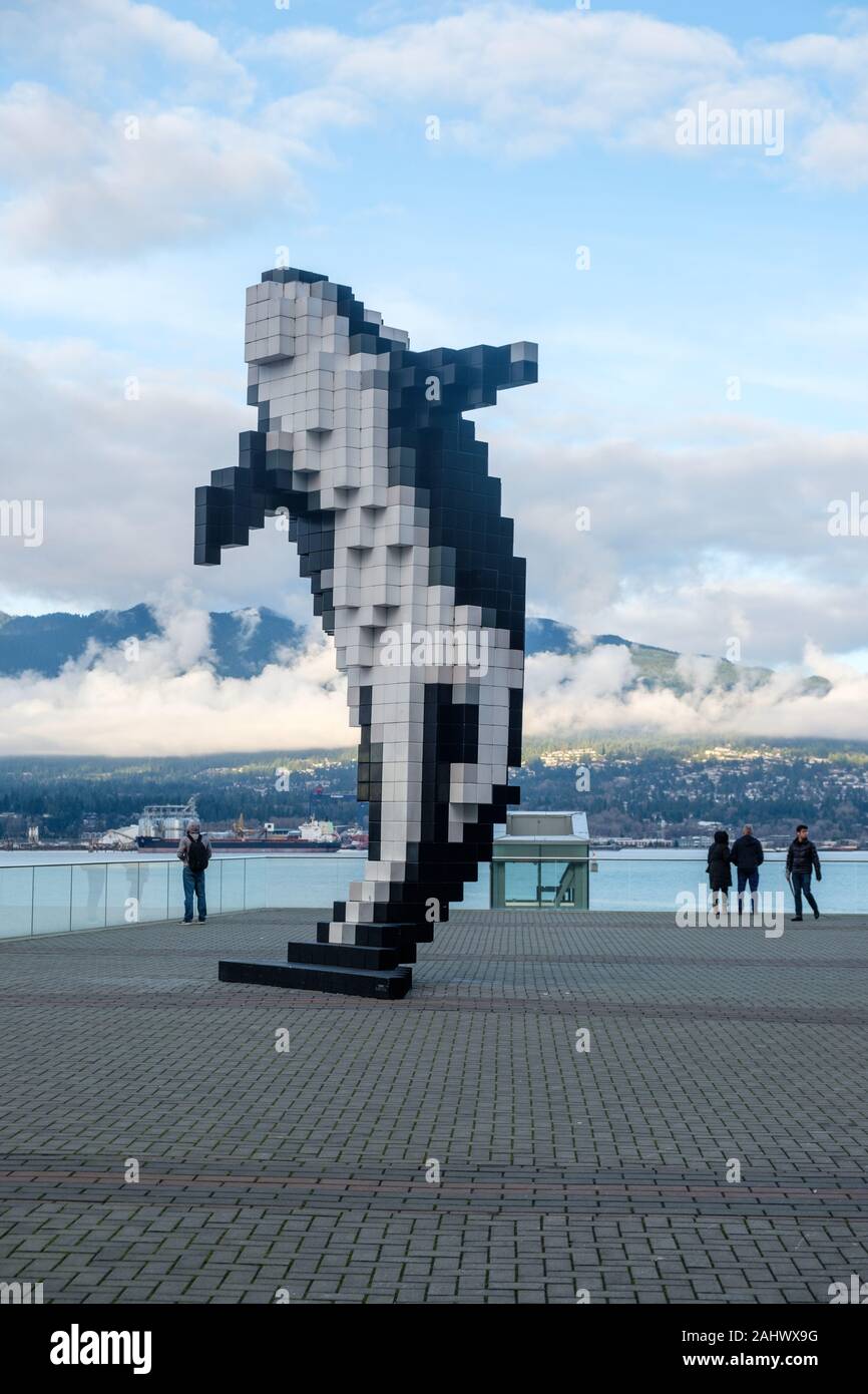 Digitale Orca Skulptur (2009) von einem Killer whale von Douglas Coupland, neben dem Vancouver Convention Center in Vancouver, British Columbia, Kanada Stockfoto