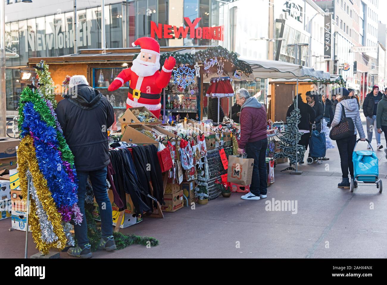 Am Nachmittag in der Weihnachtsmarkt, Keplerplatz, Wien, Österreich  Stockfotografie - Alamy