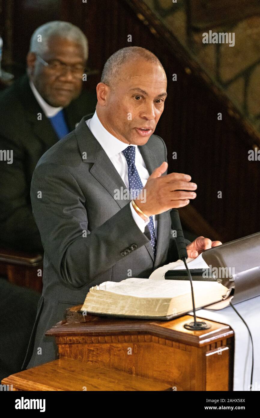 Charleston, USA. 01. Januar, 2020. Demokratische Präsidentschaftskandidaten reg. Deval Patrick von Massachusetts Adressen gemeindemitglieder am historischen Mutter Emanuel AME Kirche Januar 1, 2020 in Charleston, South Carolina. Der Service Tag gefeiert, Emanzipation, die Abschaffung der Sklaverei in den Vereinigten Staaten kennzeichnen. Credit: Richard Ellis/Alamy leben Nachrichten Stockfoto