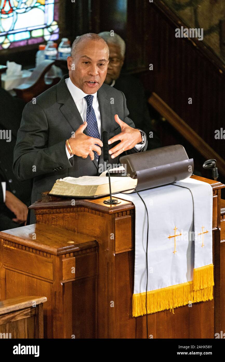 Charleston, USA. 01. Januar, 2020. Demokratische Präsidentschaftskandidaten reg. Deval Patrick von Massachusetts Adressen gemeindemitglieder am historischen Mutter Emanuel AME Kirche Januar 1, 2020 in Charleston, South Carolina. Der Service Tag gefeiert, Emanzipation, die Abschaffung der Sklaverei in den Vereinigten Staaten kennzeichnen. Credit: Richard Ellis/Alamy leben Nachrichten Stockfoto
