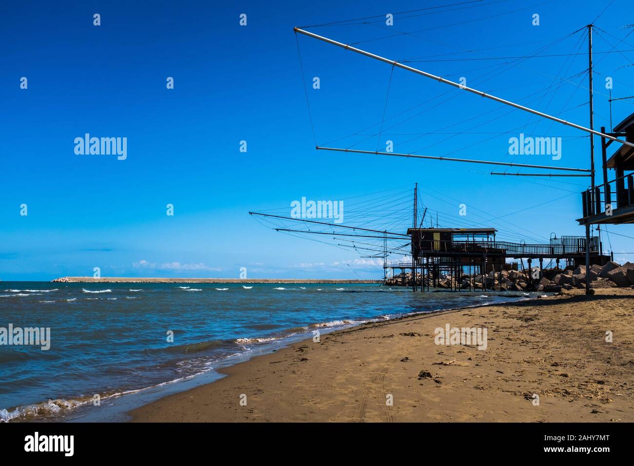 Pescara, Abruzzen (Italien): Die trabocco, übersetzbar mit dem Wort ...