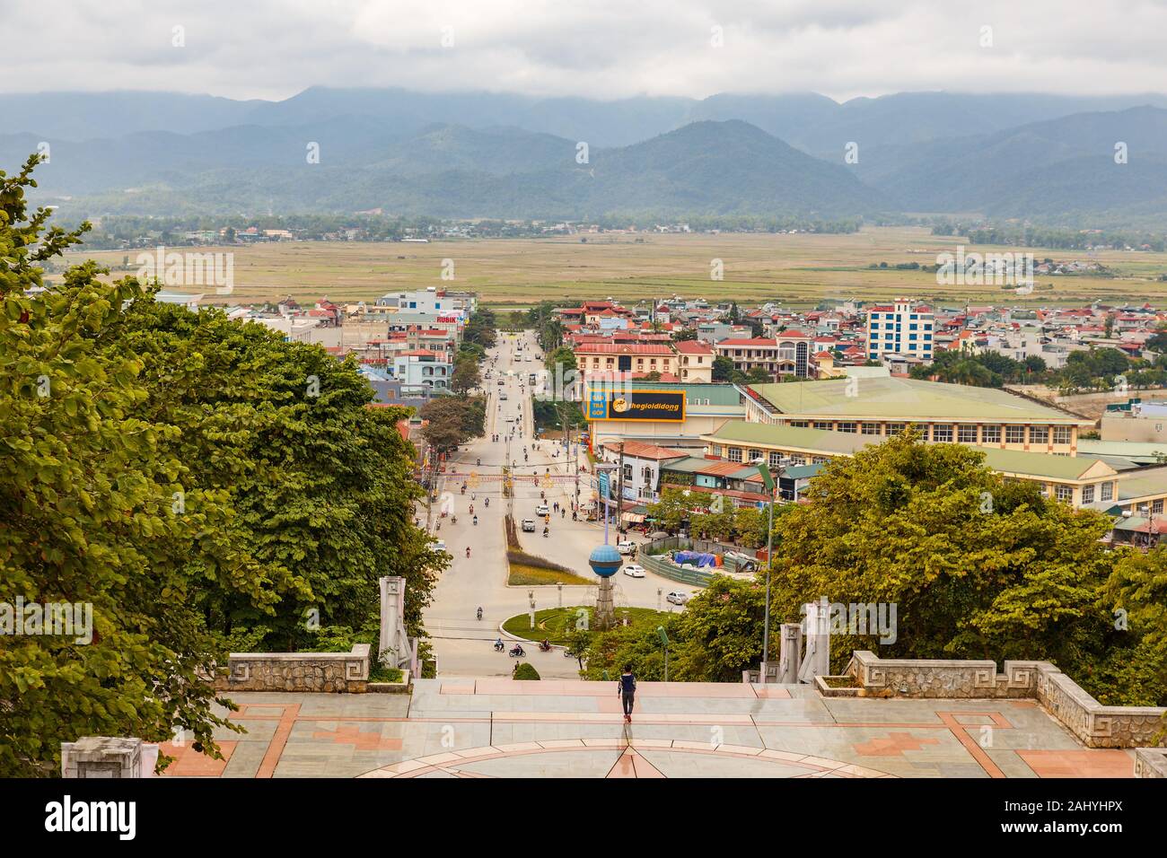 Dien Bien Phu, Vietnam - November 24, 2018: Dien Bien Phu Stadt Blick von D1 Hill. einer berühmten historischen Ort der Schlacht von Dien Bien Phu. Vietnam. Stockfoto