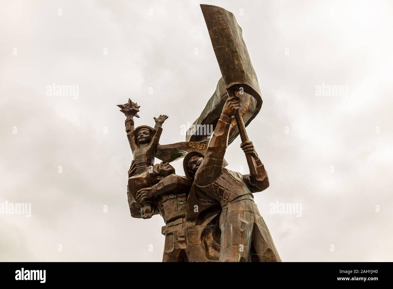Dien Bien Phu, Vietnam - November 24, 2018: Die Schlacht von Dien Bien Phu Sieg Statue in D1-Hügel. Eine berühmte historische Ort der Schlacht von Dien Bien Stockfoto