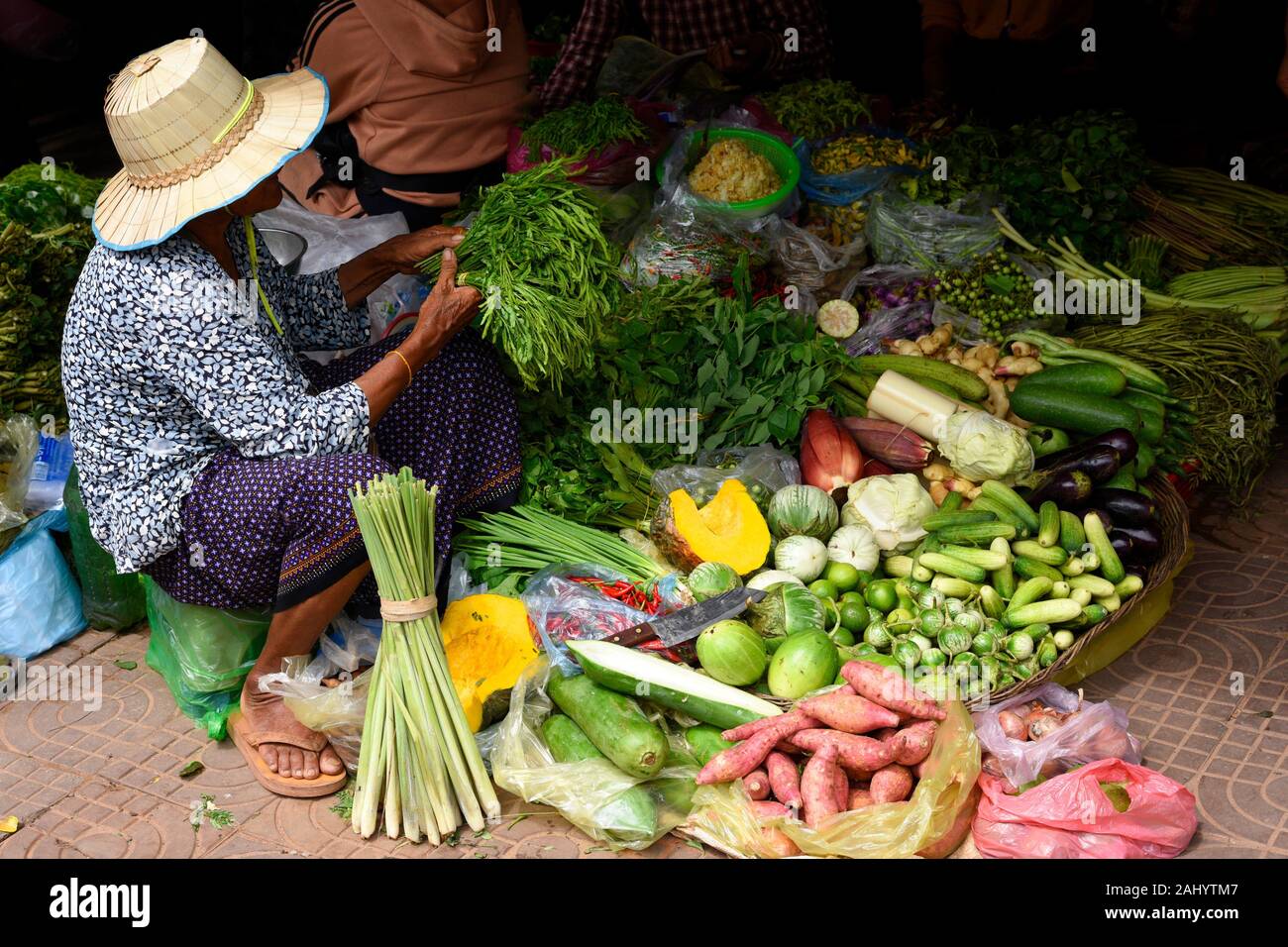 Pflanzliche ausgeht, Phsar Kandal Markt, Riverfront, Phnom Penh, Kambodscha, South Esat Asien. Stockfoto