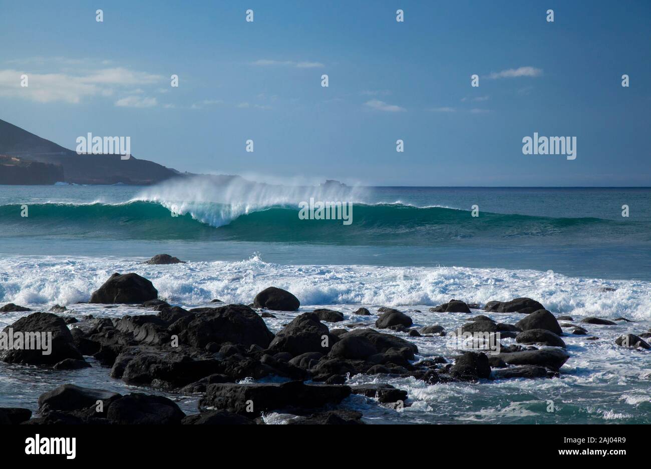 mächtige Wellen brechen an der Küste von Gran Canaria Stockfoto
