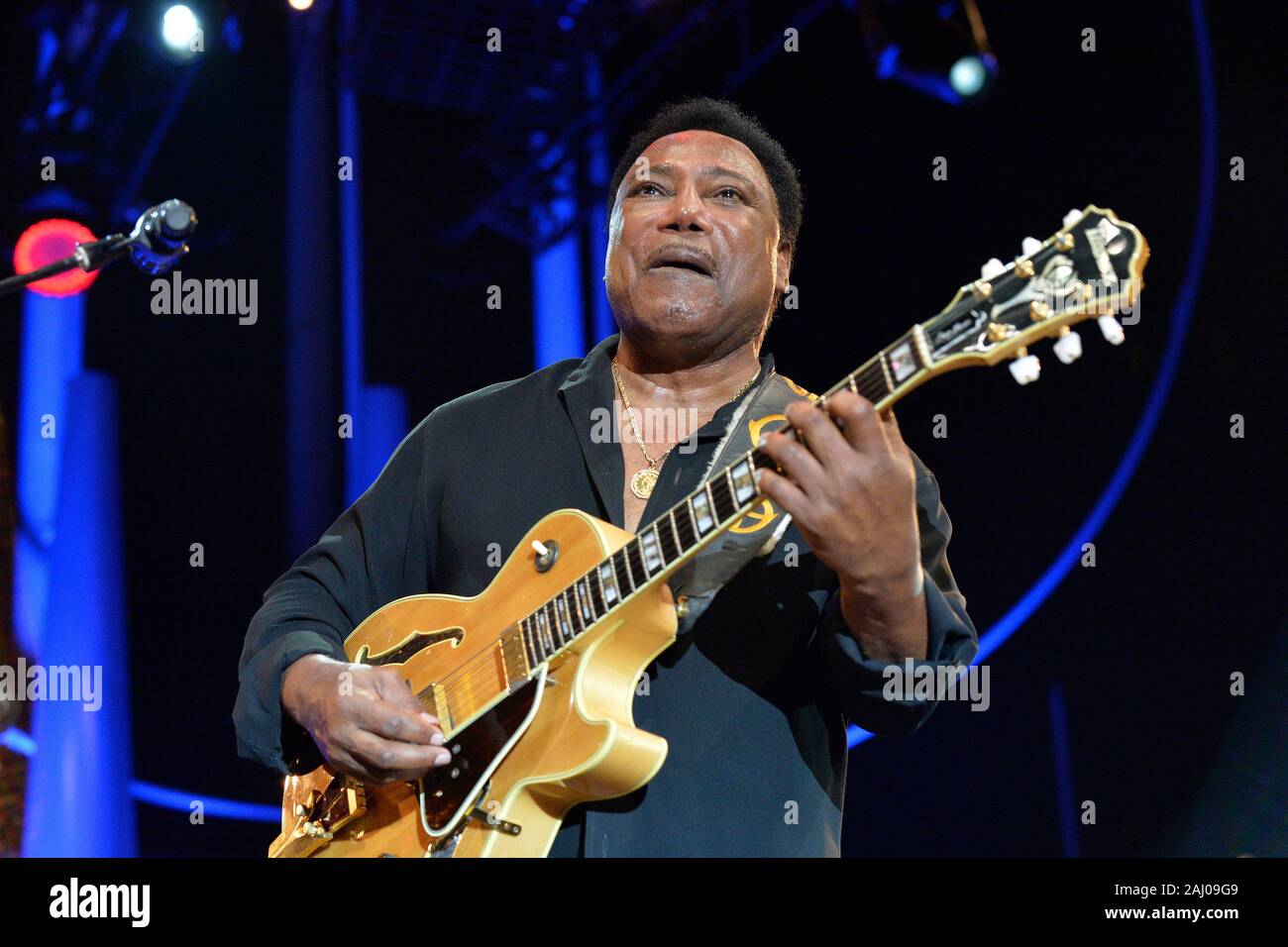 Schlagersänger und Gitarrist George Benson in Konzert anlässlich der Jazz Festival in Juan am 13. Juli 2019 Stockfoto