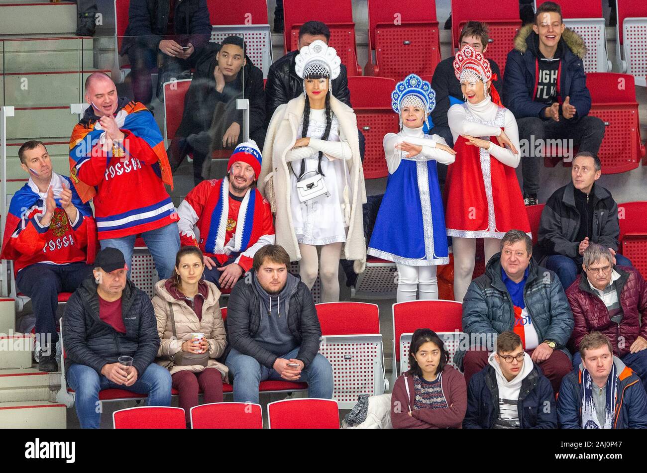Trinec, Tschechische Republik. 02 Jan, 2020. Russische Eishockey Fans sind während der 2020 IIHF World Junior Eishockey WM Viertelfinale Spiel zwischen der Schweiz und Russland in Trinec gesehen, der Tschechischen Republik, am 2. Januar 2020. Quelle: Wladimir Prycek/CTK Photo/Alamy leben Nachrichten Stockfoto