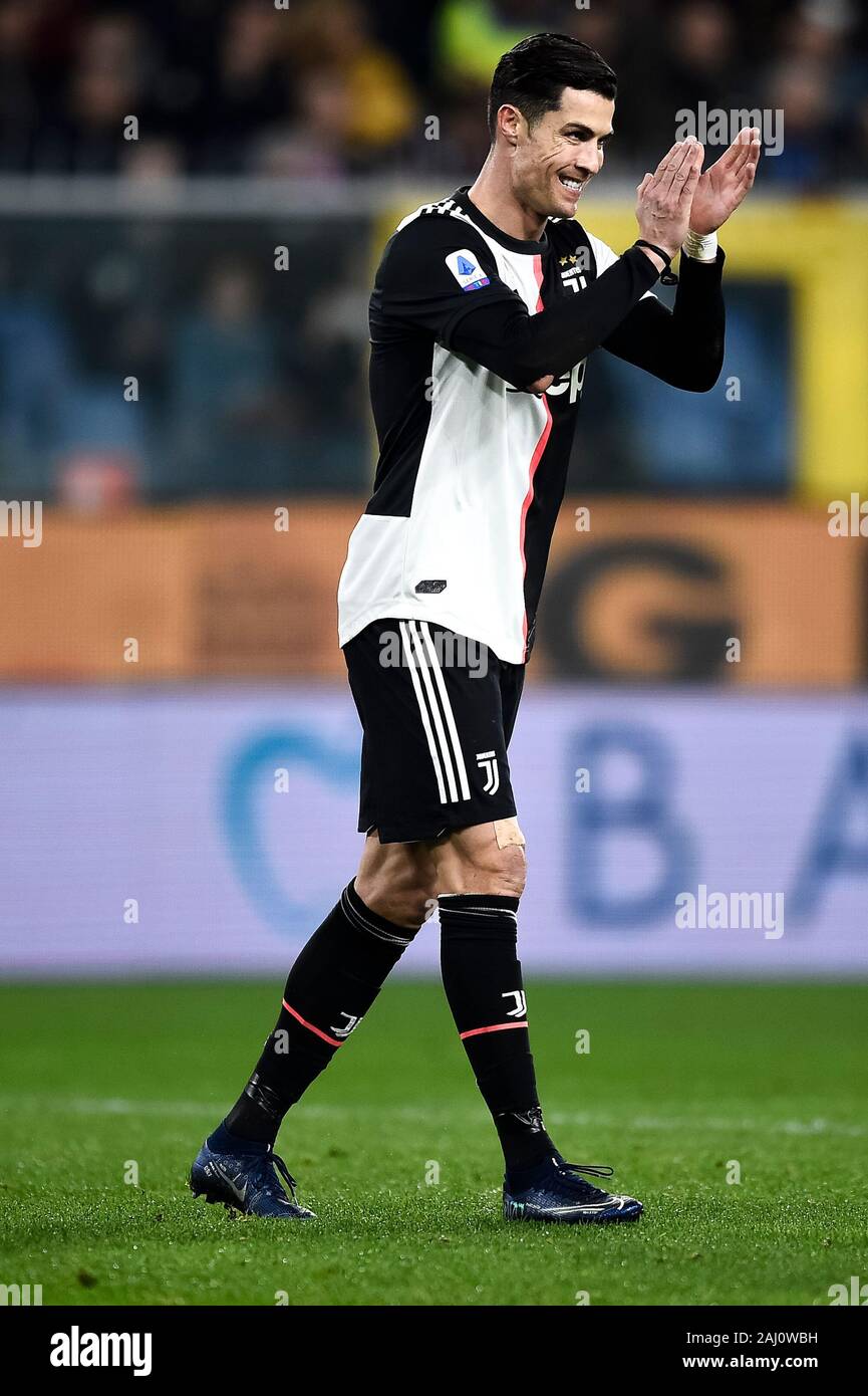 Genua, Italien. 18 Dezember, 2019: Cristiano Ronaldo von Juventus Turin FC reagiert während der Serie ein Fußballspiel zwischen UC Sampdoria und Juventus Turin. FC Juventus gewann 2-1 über UC Sampdoria. Credit: Nicolò Campo/Alamy leben Nachrichten Stockfoto
