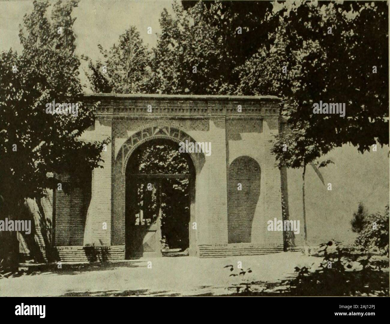 Die Saturday Evening Post. sia. Sie sah, dass die Persische Dorfbewohner diminishedtheir Landwirtschaft und ihrer Bewässerung, damit, dass der Großteil der Gewässer in der beigefügten Gebiet fließen soll. Quitepalpably sie getrennt den reichen Ländern am Fuße des theElbruz Mountainsfrom die Armen terri - Tory, die Sie thePersians halten. Sie legte predatoryeyes auf die richprovince von Azer Aserbaidschan und uponKhorasan. Eifersüchtig auf hadbeen GreatBritain, der ein Pionier in ofcommerce thesouth, versuchte sie ein Monopol tosteal oftrade durch einen geheimen Pref-Erential Russo-Persian customsagreement, Durch- legung einer Subvention Stockfoto