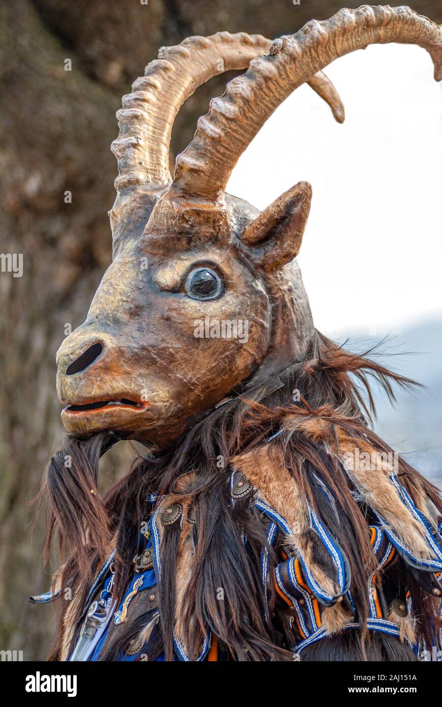 Steinbock Faschingskostüm während des Karnevals in Luzern, Schweiz Stockfoto