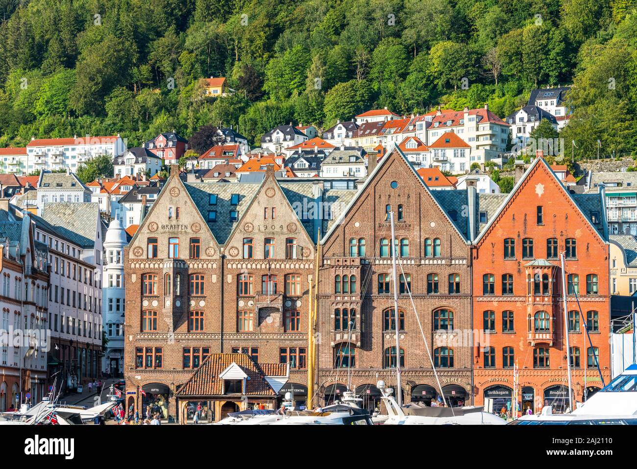 Fassaden der alten hanseatischen Gebäude in Bryggen, dem größten Hafen von Nordeuropa im 14. Jahrhundert, UNESCO, Bergen, Hordaland, Norwegen Stockfoto