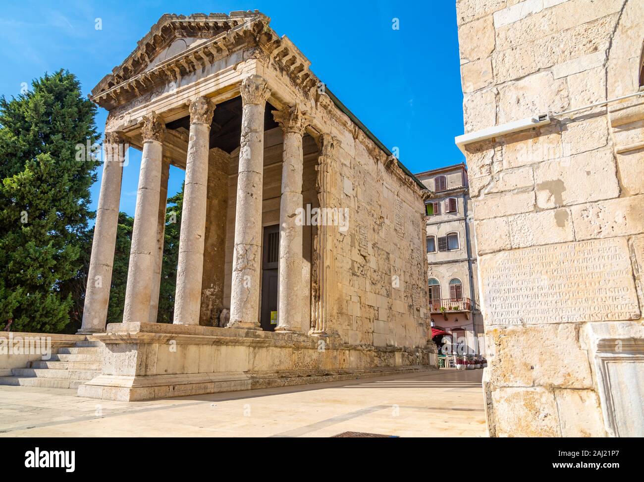 Blick auf den Tempel des Augustus in Platz Forum, Pula, Istrien, Kroatien, Adria, Europa Stockfoto