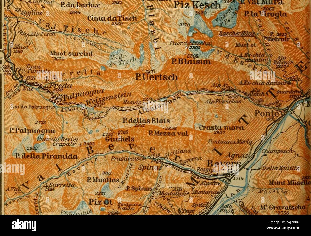 Die Schweiz und die angrenzenden Teile von Italien, Savoyen und Tirol; Handbuch für Reisende. 06. Prom Bevers über Sehuls und Martins - Bruck nach Landeck. Unterengadin. 62 M. Rh^ tian Eisenbahn von Bevers zu Sehuls-Tarasp, 31 M., inlVa-l 3/4 Std. (11 fr. 90, 7 P. 95, 4 P.). - Von Sehuls zu Pfunds, 12 V 2 M., Fleiß zweimal täglich i.e. 2 Std. (7 fr. 45, Coupe 8 fr. 45 c); von Pfundsto Landeck, 18 V 2 M., motor-omnibus 7 Mal täglich IV 2-2 nrs-(5^50, Express 7K 50 h). Bevers (5620), siehe S.488. Die Bahn Röcke das linke Ufer des Inn - Jbaiptatpm. zkiz Q ^ & lFckm. ^ § v^° ASteiii sow: ** x x x x x x x i SS ^^S Van Stockfoto