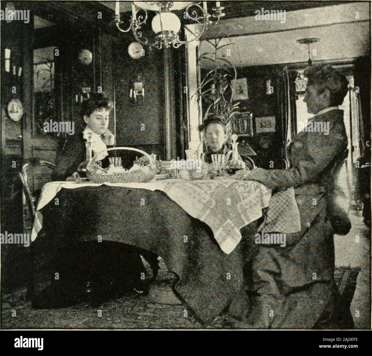 Paris von heute: eine intime Konto der Menschen, die zu Hause leben, und ihre Orte von Interesse. t ist auf die Womenthat fällt die Notwendigkeit der ständigen andmaterial Beweis für eine fortschrittliche und enlight - ened Staat, immer itsstandards verändert sich. Vollständige Papiere haben inventedto werden halten Sie uns von Woche zu Woche andmonth zu Monat für solche Dinge wie die latestfinds in Etikette und Haus Dekoration, thesize von Visitenkarten oder Die meisten approvedkinds der Küche Gerichte informiert; und unser Gefühl für Verantwortung über unsere individuellen Meinungen onart, Literatur, Religion und anderen Themen issomet Stockfoto