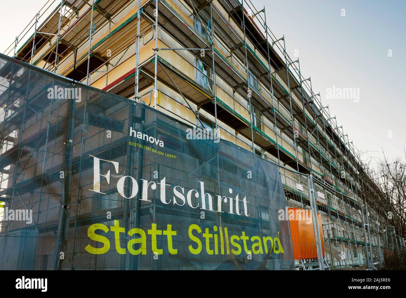 Hannover/Deutschland, Neubau von Mietwohnungen für die hanova Wohnungsunternehmen in Hannover, Deutschland. Kronsberg Wohnviertel an Oheriedentrift, 2. Januar 2020. Stockfoto