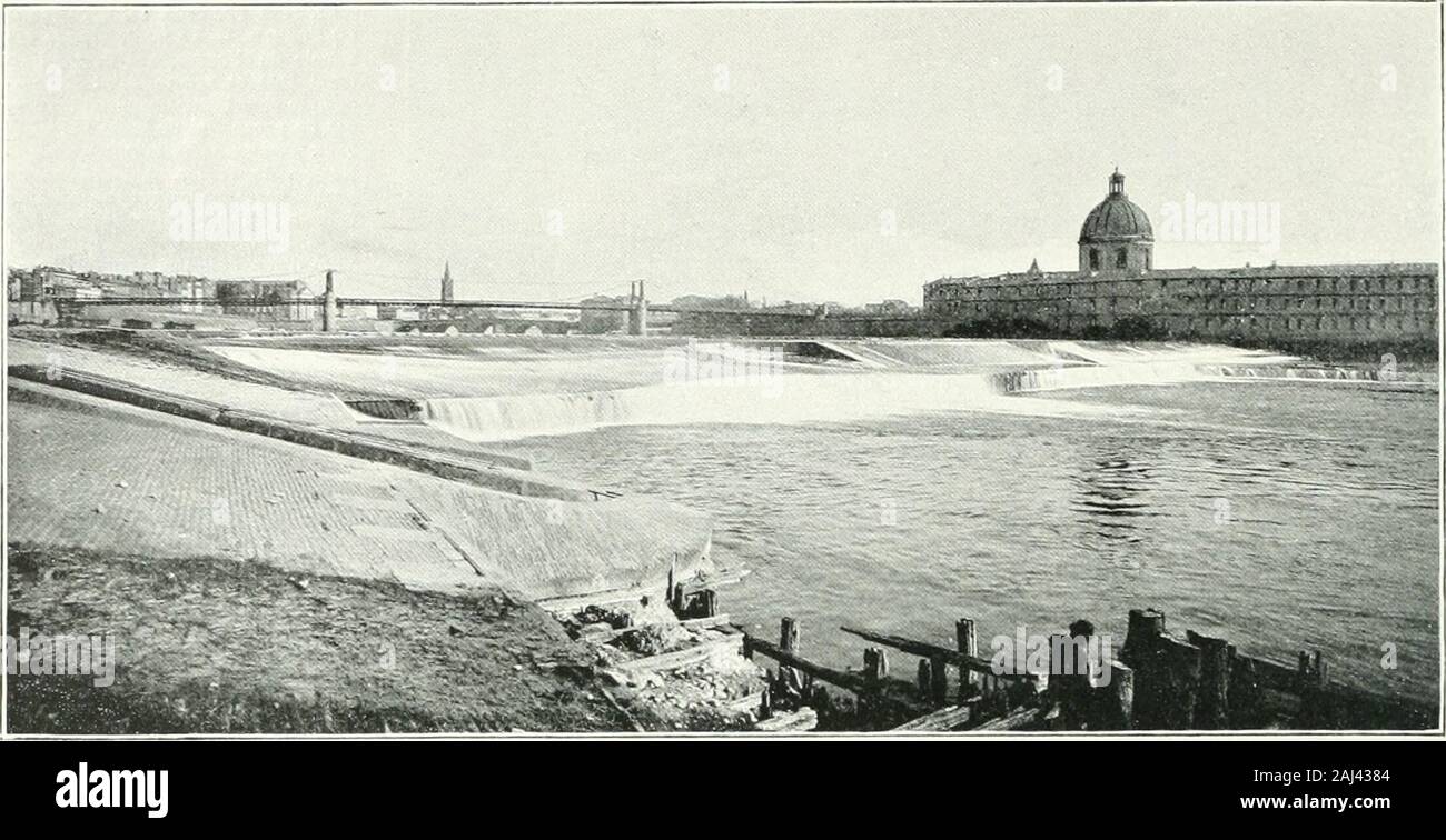 Album géographique: La France. .&Gt; ii. Nos rivières: La G. vronnk ein touloum:. - Noire g^Raud llrmepvrônèen, la Garoniin, Beispiele à Toulouse toutes les Eaux descendues dola liante Montagne. Toulouse sest établie sur ses l&gt; Ords. au point oiiconvergent les vallées de lHers.de rAriège cl de la Garonne. J.c longde la Grande île de Tonnîs et près du Faubourg de Saint-Cypricn, laGaronne est Trop p-Mi iirotundènicnt encaissée ponr la sécurité & gt; c ses riverains. Pendant la désastreuse iuundatiou de ISTo. qui détruisit Saint-Cyprien, et passen tant de montèrent viclinies. ses Eaux de Près de 10 mèt Stockfoto