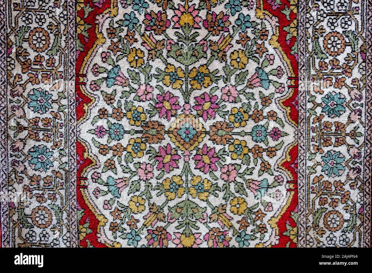Seide Teppich Teppich Muster. Die traditionellen osmanischen und türkischen Seidenteppich Textur. Türkischen osmanischen Oriental folk Carpet Design Stockfoto