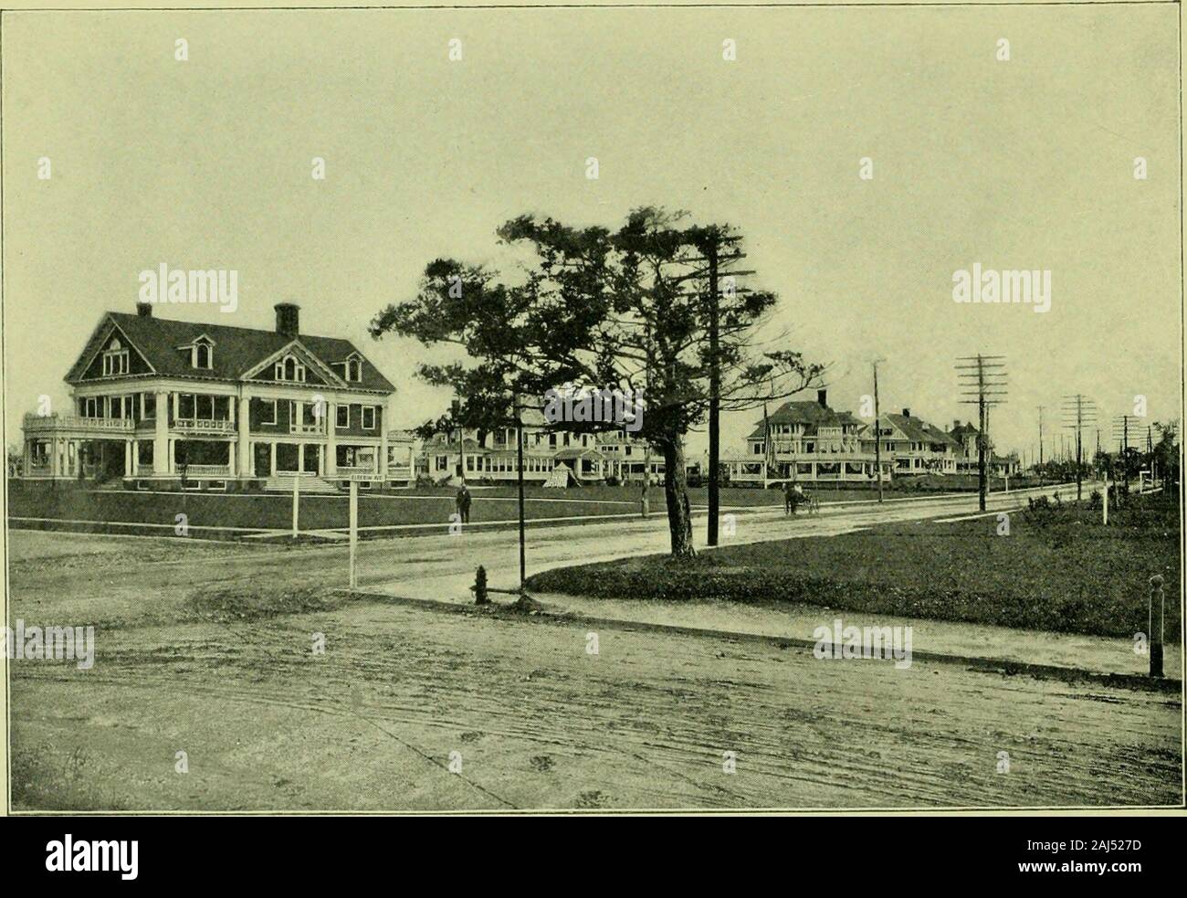 Einblicke in New Jersey Coast Resort eine Sammlung von Wahl fotografische Ansichten von Asbury Park, Ocean Grove, Avon, Belmar, Spring Lake, Sea Girt, Allenhurst, Interlaken, Deal, Elberon, Hollywood, Monmoutn Beach, Sandy Hook, etc. Corlies Avenue Cottay^ es, Alleiihurst.. Bei ResideiiLes Allenburst. Norwood Avenue. Stockfoto