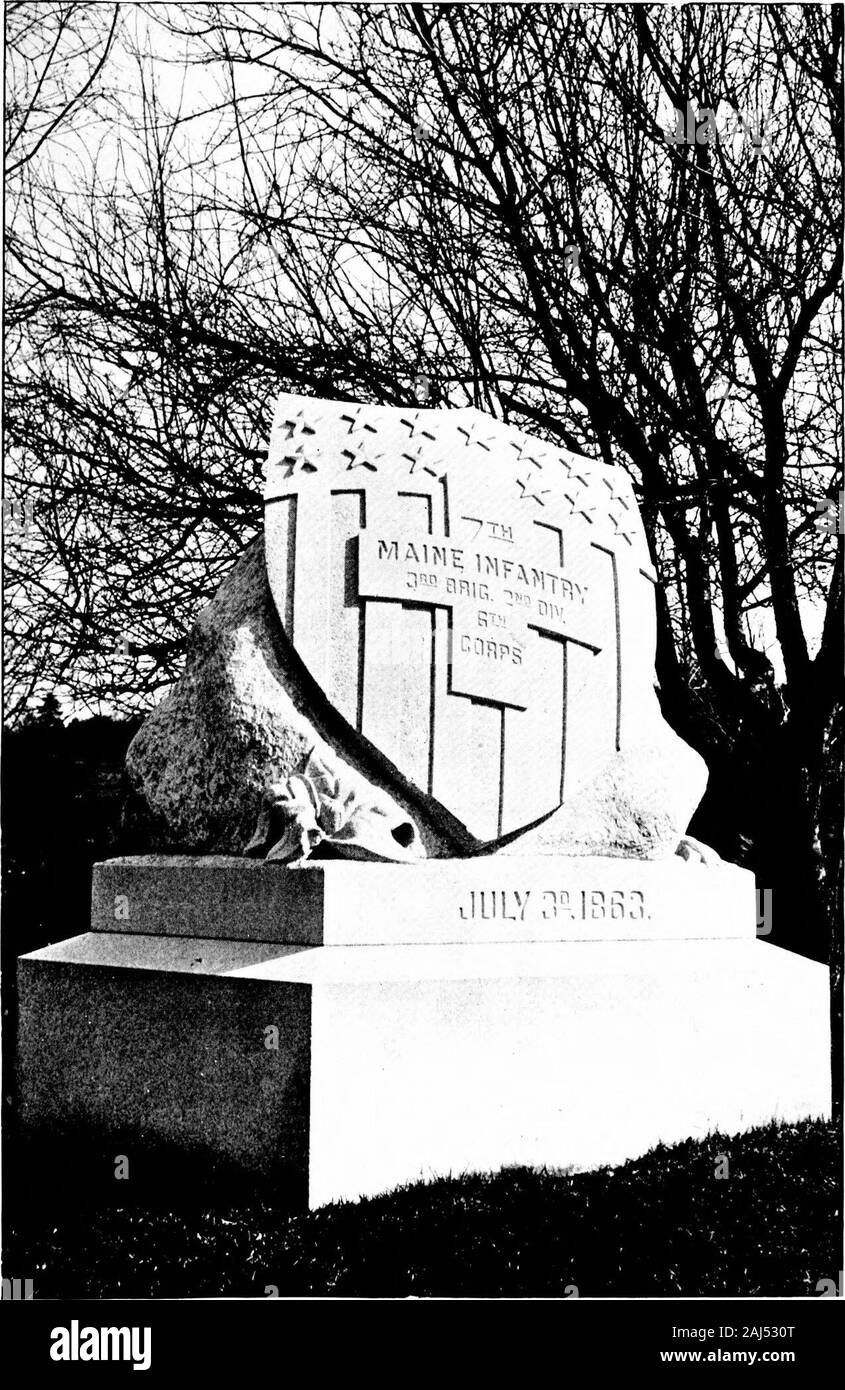Maine bei Gettysburg [elektronische Ressource]. n, brevetted Lieut.-Oberst US Bde. Assistant Chirurgen: GeorgeW. Martin, Juli 16, 1862; Alden Blume, Jan. 16, 1863. Kaplan: zenas Thompson, 15. Juli 1862. Ansonsten Links der Service. Major Frank Pierce, dis. Feb 25, 1862. 430 MAINE bei Gettysburg. Denkmal 7 MAINE KEGIMENT. Das Denkmal des Siebten Maine Regiment, durch GeneralSelden Connor konzipiert, steht auf einem hohen Punkt östlich von Rock Creek und markiert Position durch die Infanterie statt auf die extreme Rechte der Union Armee. Itconsists eines großen, grobem Granit bowlder auf die Auto Stockfoto