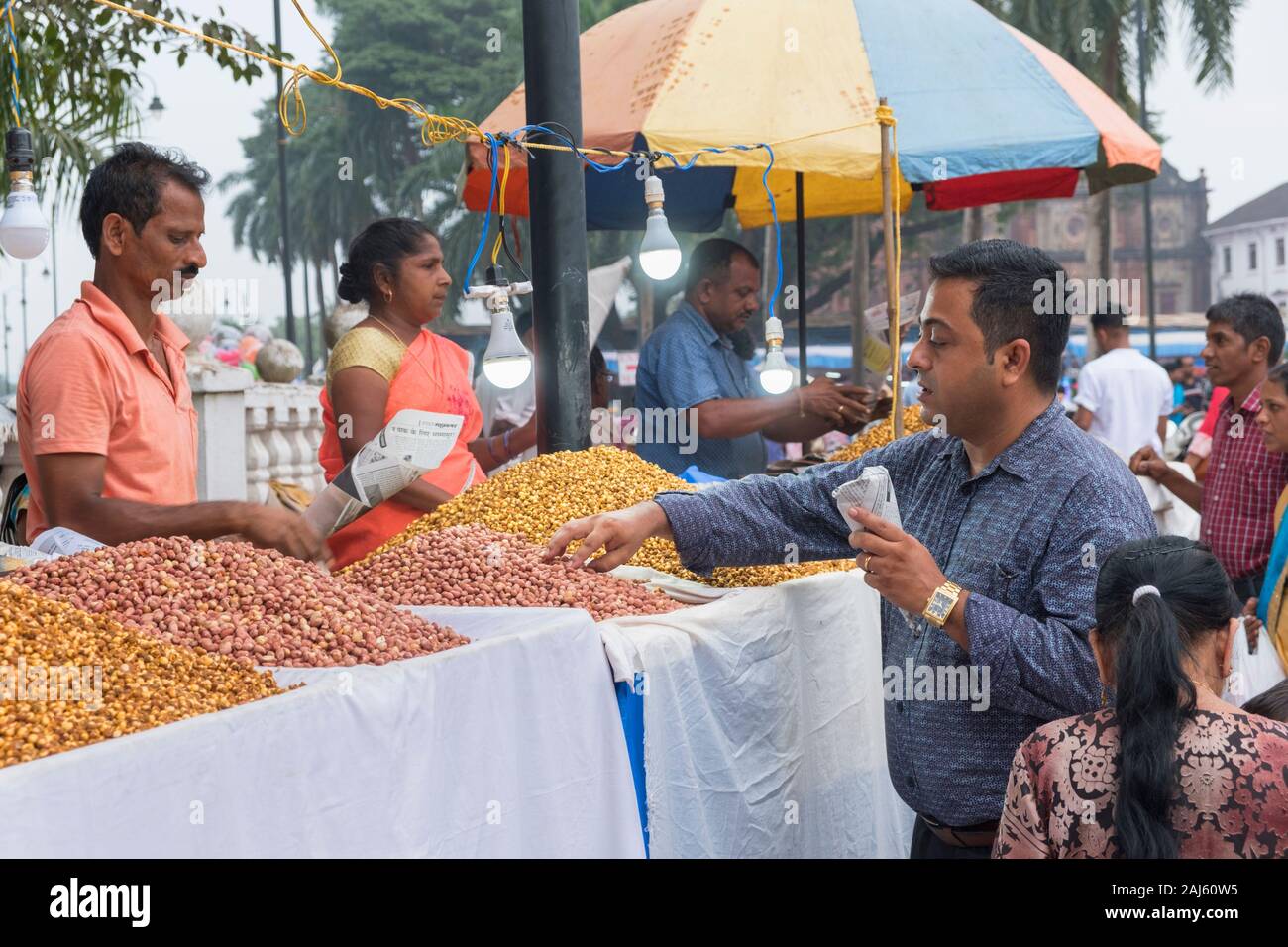 Snack Verkäufer Saint Francis Xavier Festival Old Goa Indien Stockfoto