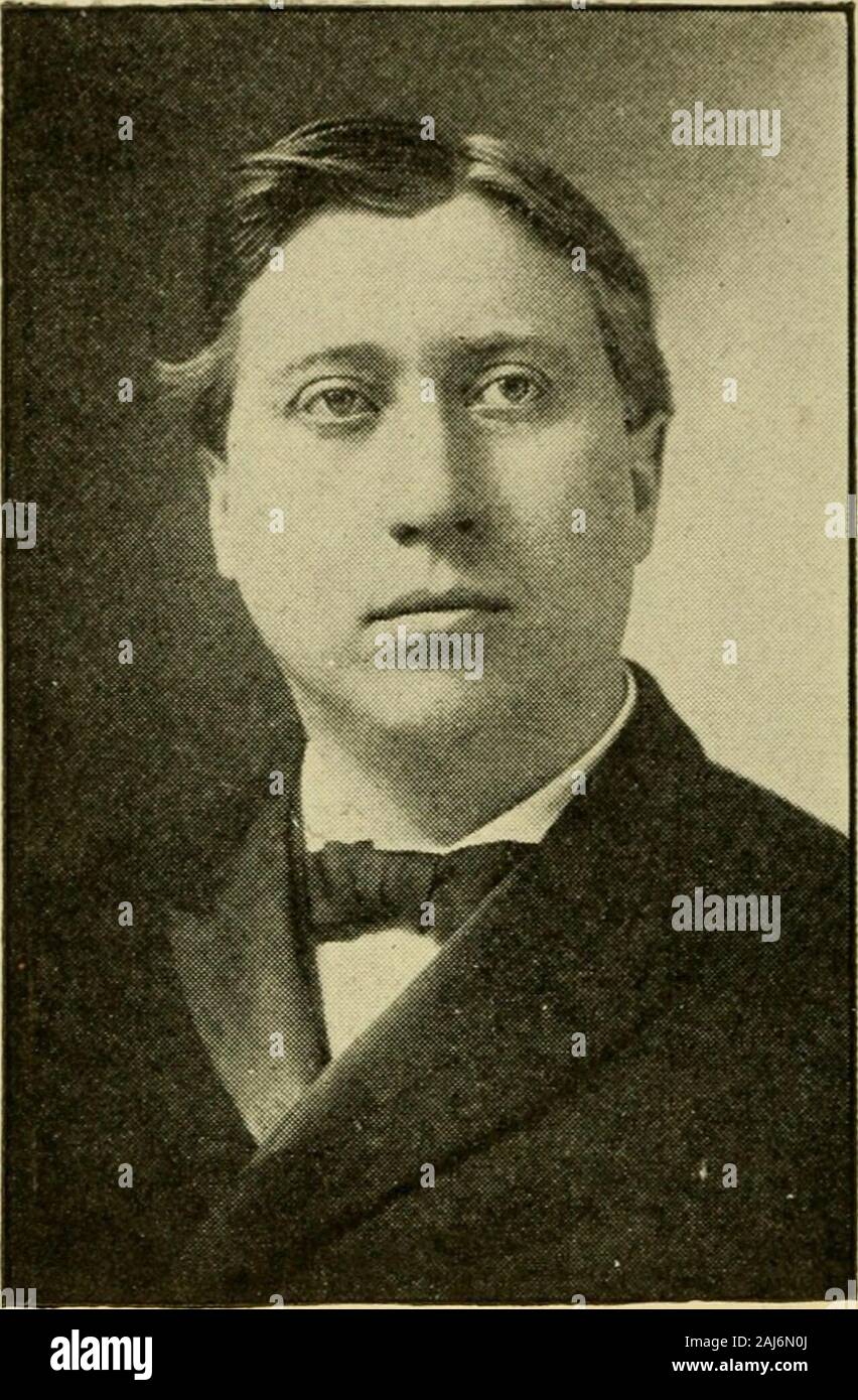 Beamte von Massachusetts. QUINN, MARTIN LEWIS, Swampscott, 1 Essex Senatorial Bezirk, der Republikaner. Geboren: Lynn, 19. Januar 1862, gebildet: Öffentliche Schulen. Geschäft: Dachdecker. Öffentliche Ämter: Aufseher der Armen, Auswählen - Mann 5 Jahre; Messe Haus 1909, 10, 11,12, 14; Senat 1920. 71. REED, SILAS D., Taunton, erste BristolSenatorial Bezirk, der Republikaner. Geboren: Taunton, 2. Juni 5, 1872. Ausgebildet: Amherst 1893, Boston Univer-sity Law School. Beruf: Rechtsanwalt. Organisationen: Freimaurer, Odd Fellows, K., S., Elche, Grange, M.S.G., 14 Vo D. Co. 1917 bis 1919. Öffentliche Ämter: Messe Haus 1897 bis 190 Stockfoto