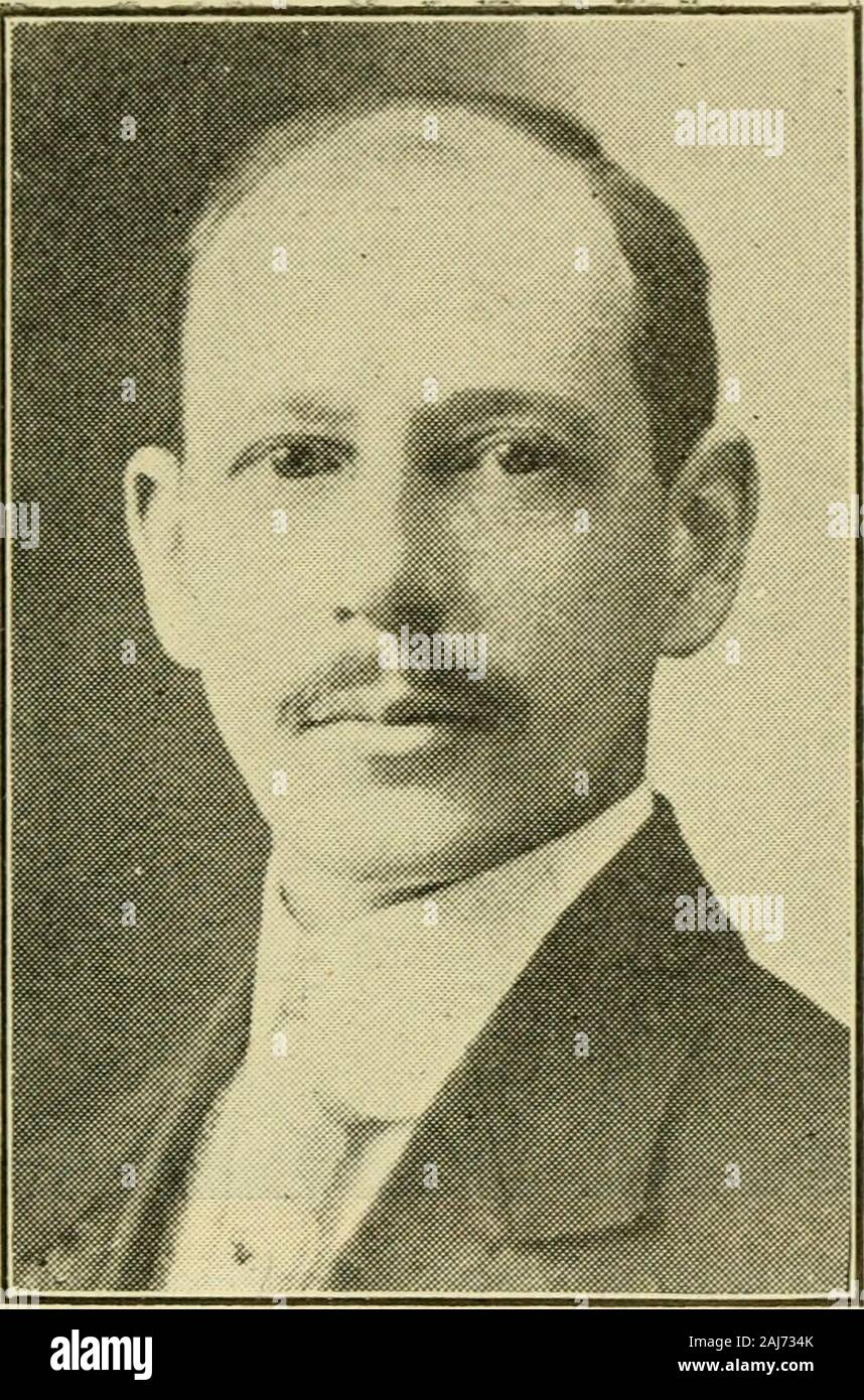 Beamte von Massachusetts. WILLIAMS, HARRY HERBERT, Brock - Tonne, Gouverneure Rat, im 1. Bezirk, Re-Zöllner. Geboren: North Easton, 2. Dezember 8, 1881. Ausbildung: High School und Business Col. Business: Pres. c. S. Pierce co Schuh finden - ing-mnfrs. Organisationen: Freimaurer, Boston City, Middlesex, Unitarian, Brockton Handelsgesetzbuchs und Country Clubs. Öffentliche Ämter: Brocl?: tonne Gemeinsamen Rat von 1905 bis 1908, Präsident 1908; chairmanwater Kommission 1914 bis 1916; GovernorsCouncil, Okt. 25, 1918 un zu füllen - abgelaufen; 1919, 1920.36. SOUTHWORTH, Charles A., Sumpf-Scott, Executive Secretary o Stockfoto