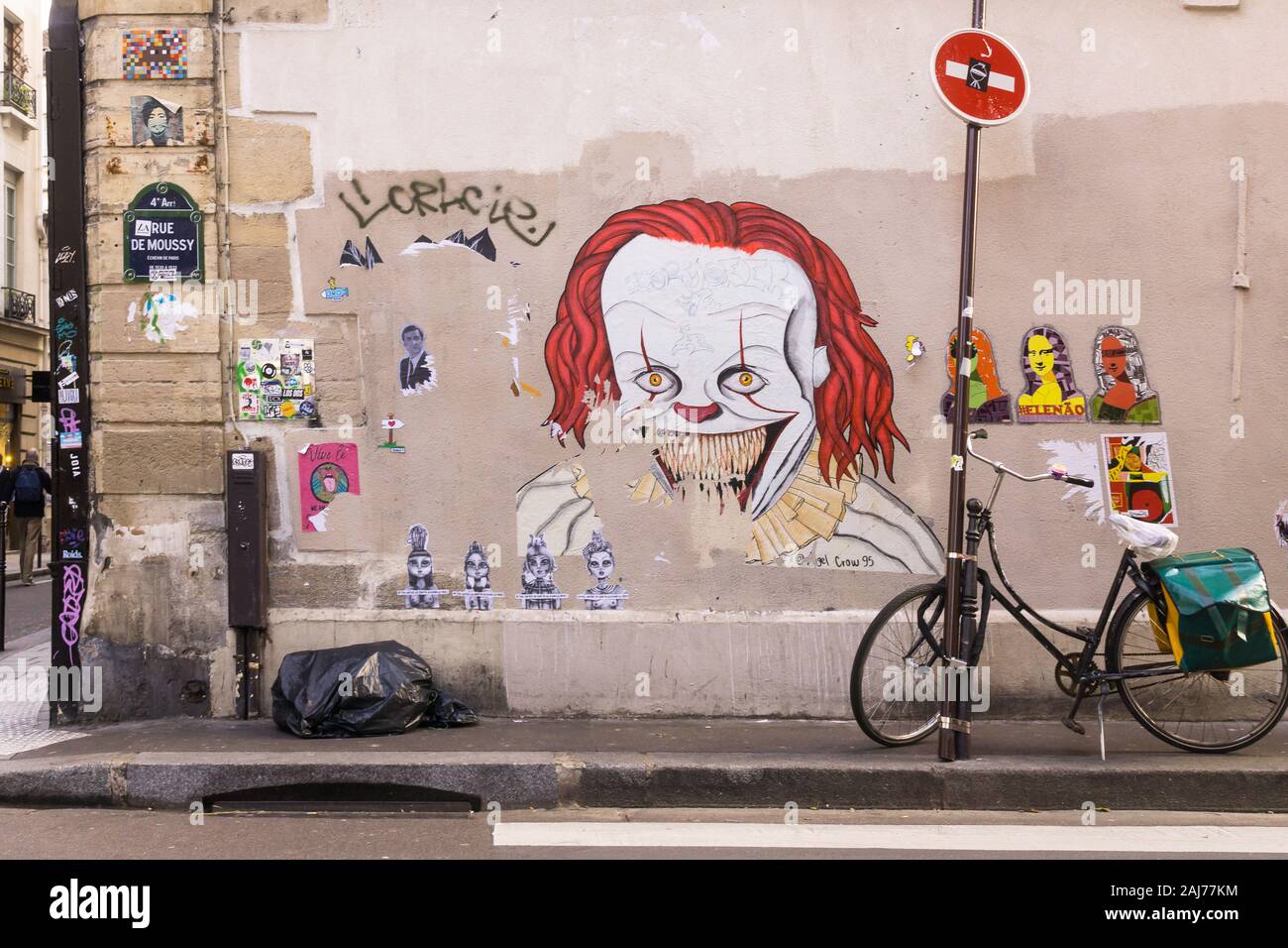 Paris Street Art - Der Joker Schablone auf eine Wand im Marais-Viertel von Paris, Frankreich, Europa. Stockfoto