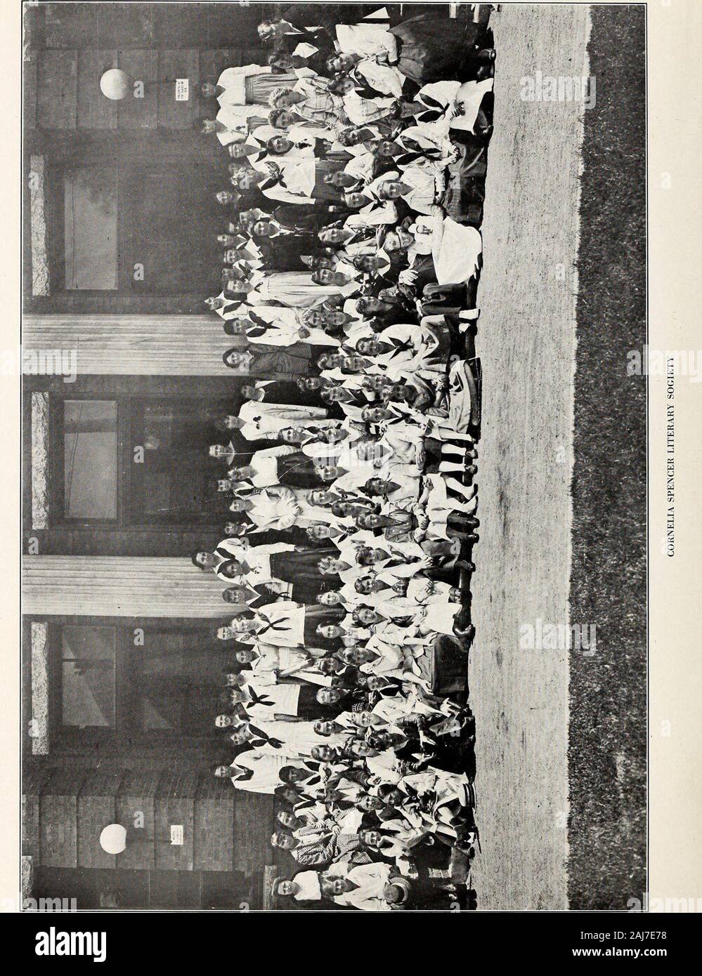 Der Bote [1917]. Ned Karnes Bailey Reade George Allen Otis Kochen. lames Leyburn Exum Rogers James Burch Deveau Fanning Robert Moore Abe Rosenstein McPherson Benll Wm. Faucette Dai ley Moore Matthew Shipp Wesley Biber Thomas Graham Murray Willie Smith Samuel Doe Belvin Joseph Gladstone Edwin Markham Meilen Smith Eugene Brooks Clifton Gholson Willard Morgan Wade Stephens Leo Brady Roy Gooeh Bob Montgomery Mose Stadiem Joseph Brady John herndon Martin Michie Samuel Suitt William Bane Watt Hill Geschwindigkeit Noell Oliver Skinner Milton Barrett Julius Higger Algernon Noell William Shipe Walter Scheune Stockfoto